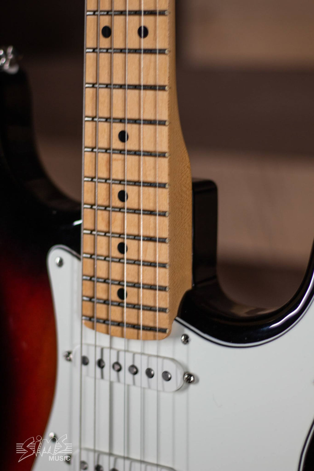 3-Color Sunburst Electric Guitar G8986