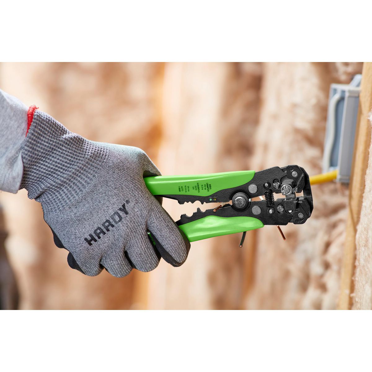 8 in. Self-Adjusting Wire Stripper C805477