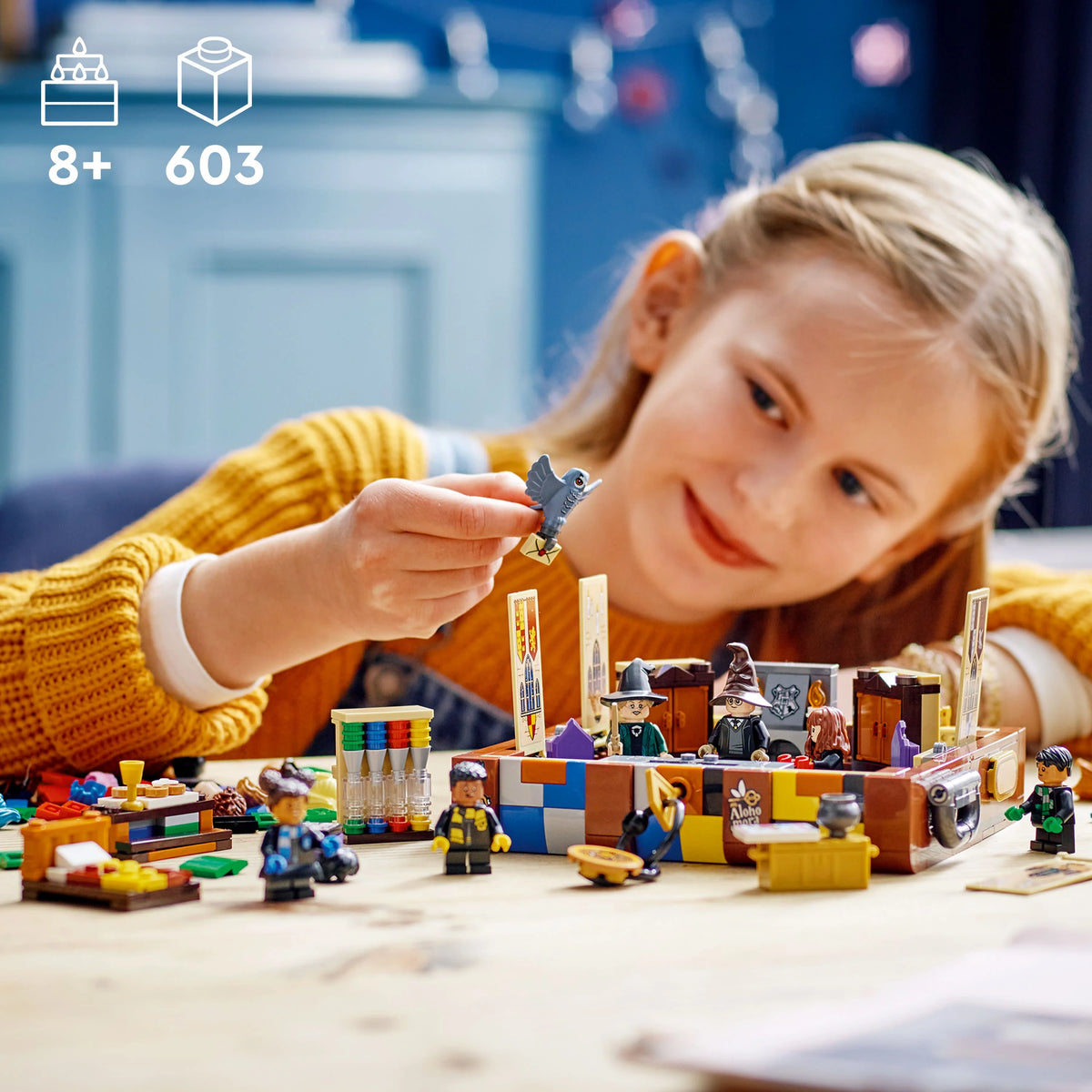 Customizable Toy Luggage Set with Minifigures Y6878