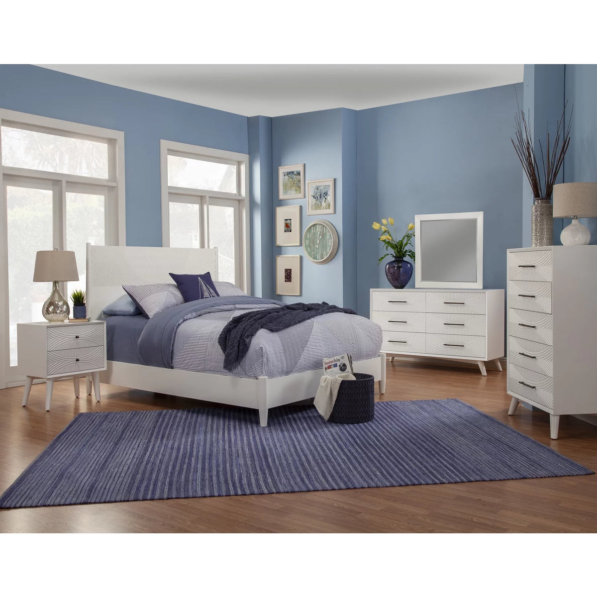 White 5 Drawer Wood Chest J529