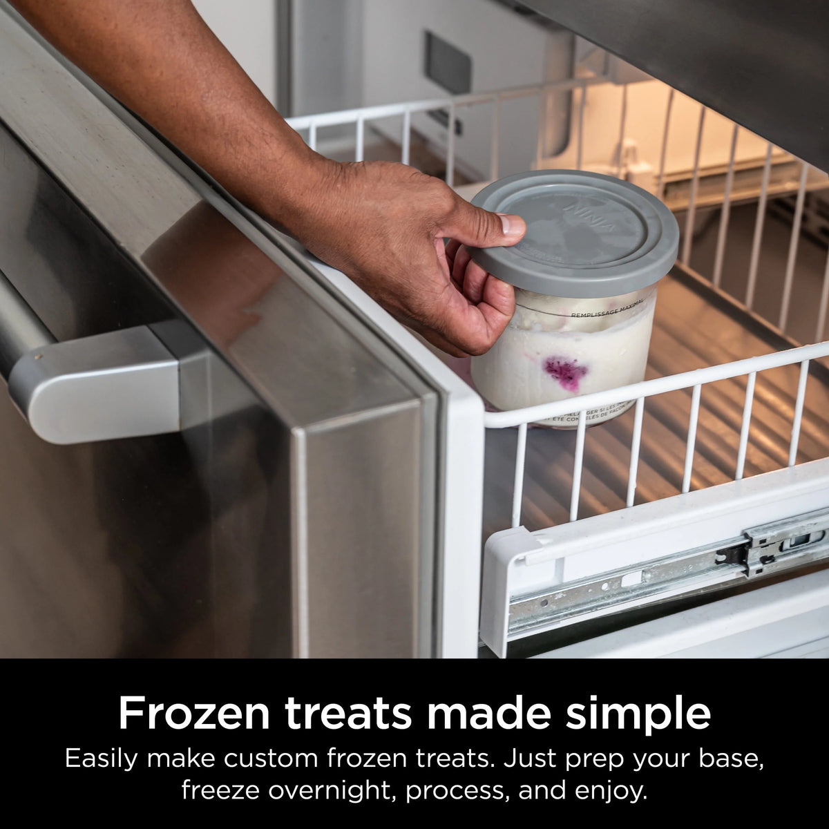 Ice Cream Maker with 2 Pints V834425