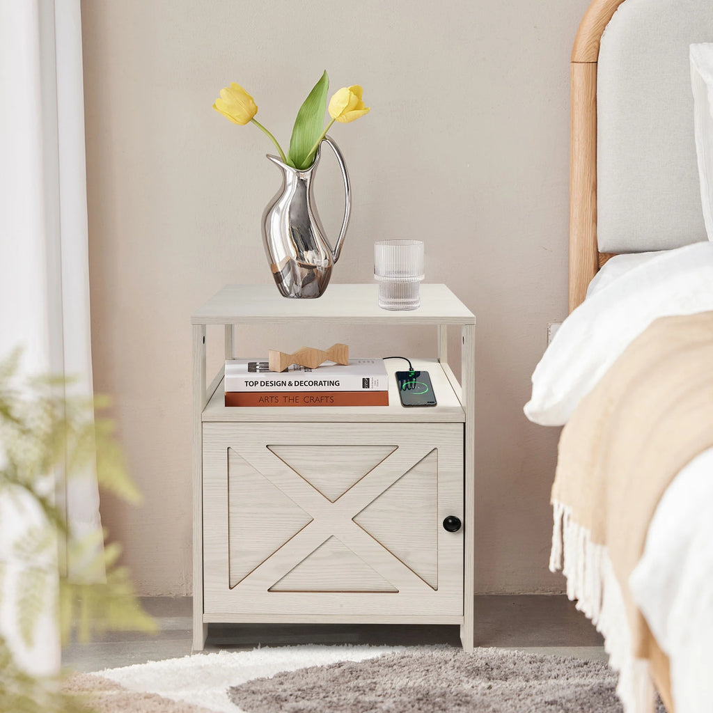 White Wooden Nightstands Set of 2 with Charging Station W460
